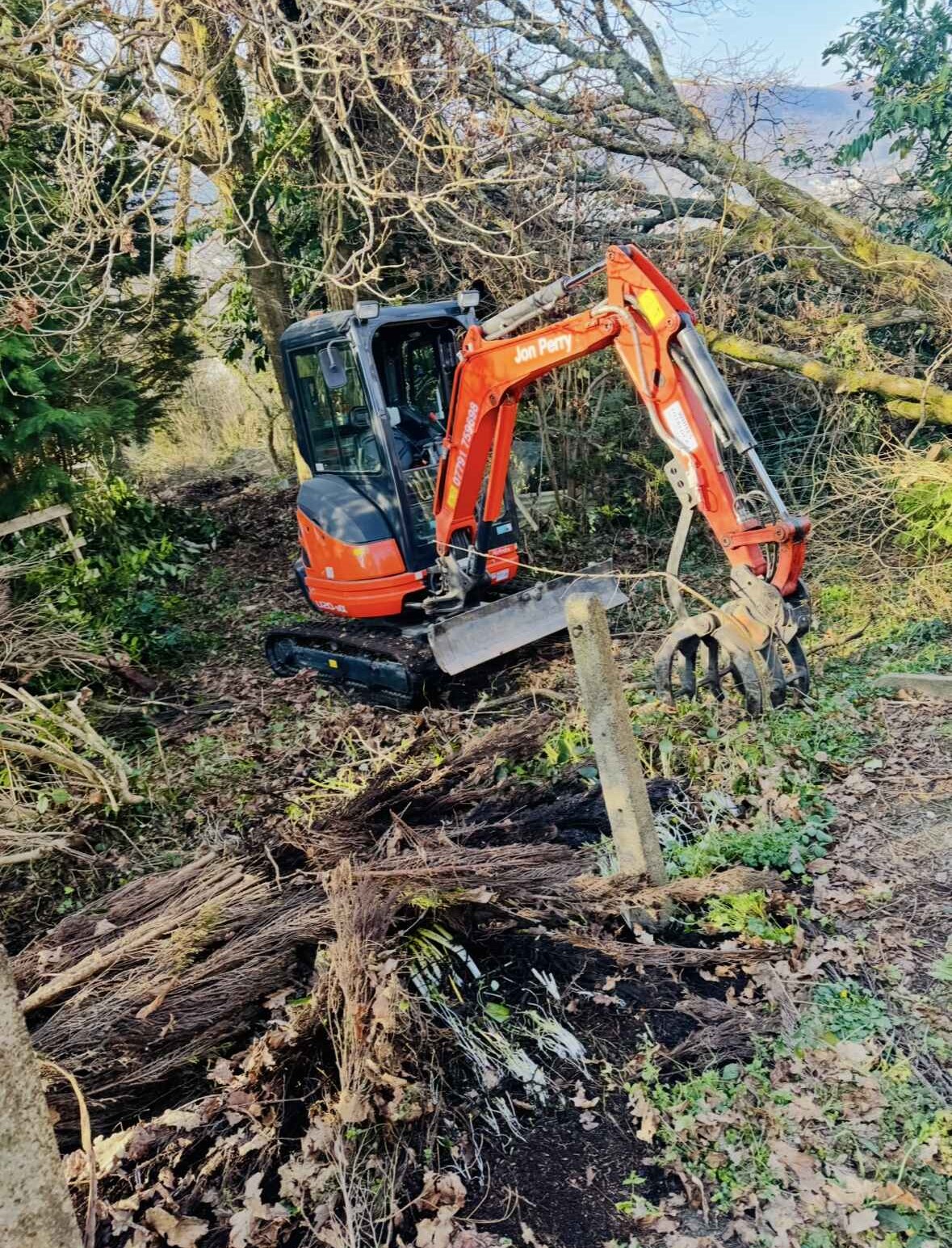 Mini Digger Experts Covering Aberdare